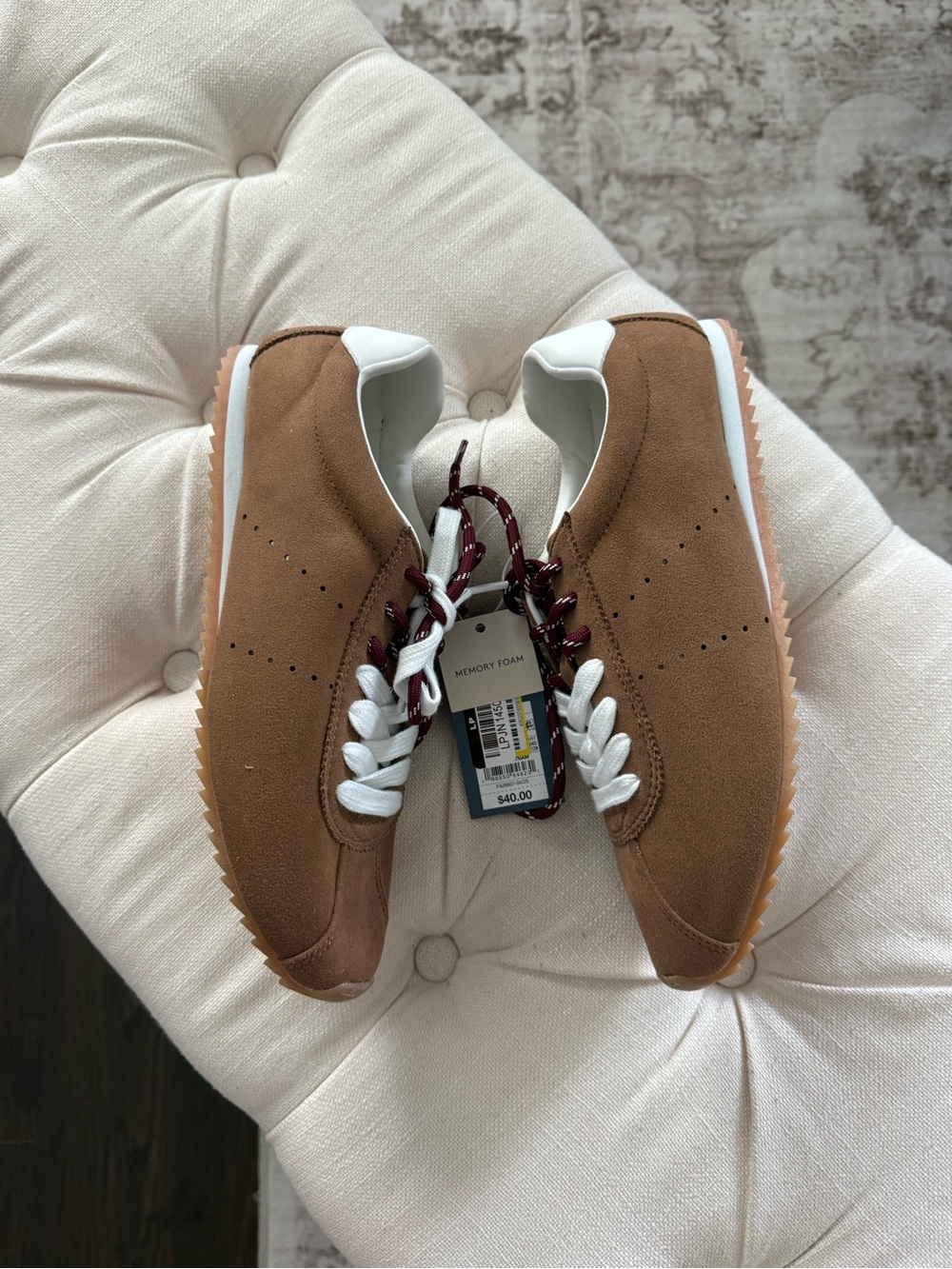 NEW Universal Thread Tan Suede Lace-Up Sneakers Size 9 - Picture 3 of 5